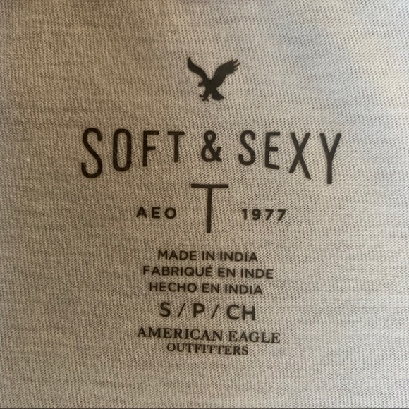 American Eagle White T w/Eyelet Sleeves - Picture 7 of 7